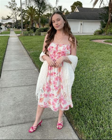 eliz gry boobs